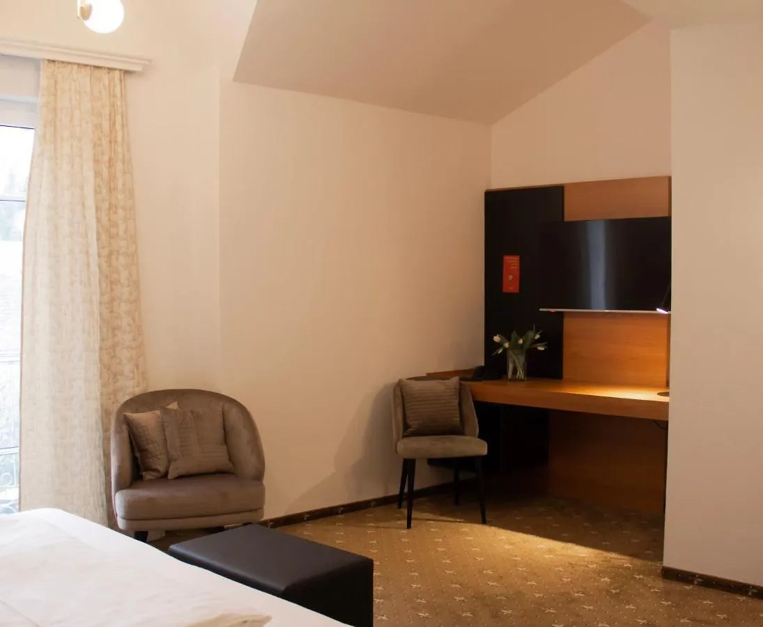 Ambienthotel Tassilo Dingolfing 3*,